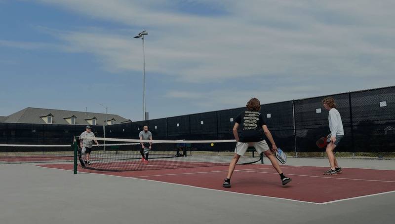 tennis-vs-pickleball-paddle-design-3